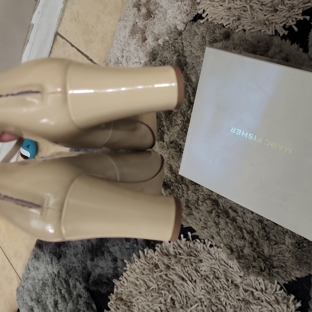New Marc Fisher Heels - Picture 5 of 6
